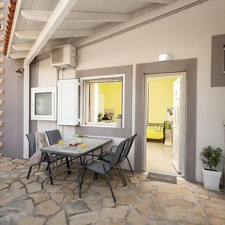 Milos Apartment คาลามากิ ภายนอก รูปภาพ