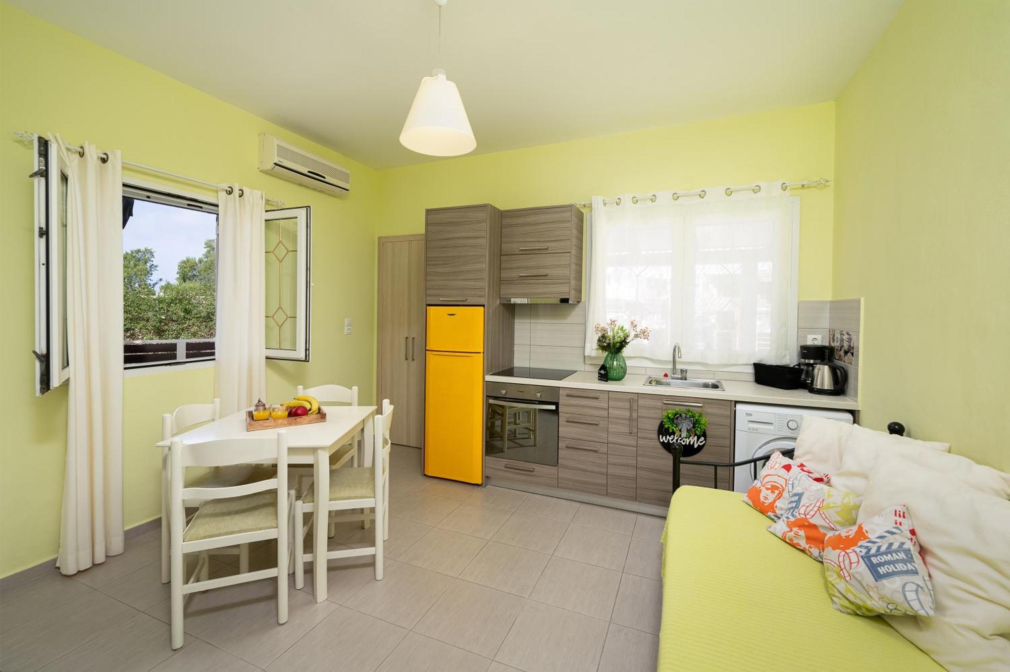 Milos Apartment คาลามากิ ภายนอก รูปภาพ