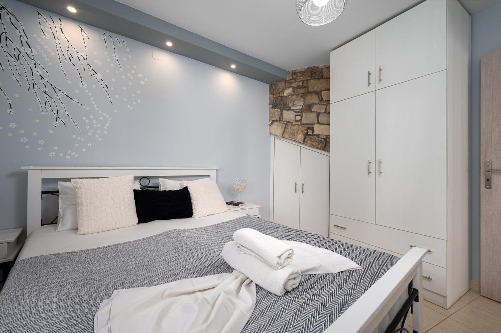 Milos Apartment คาลามากิ ภายนอก รูปภาพ